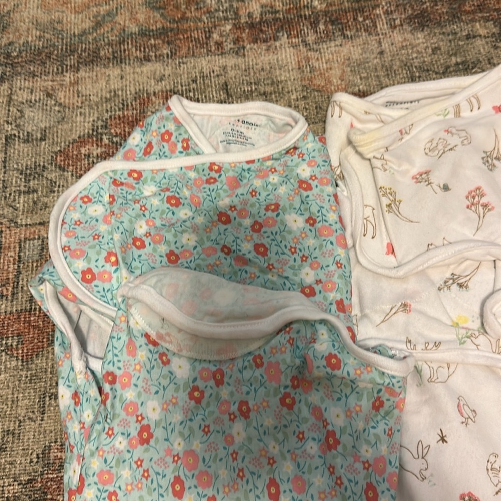 0-3 months sleepers and swaddles bundle - Picture 8 of 10